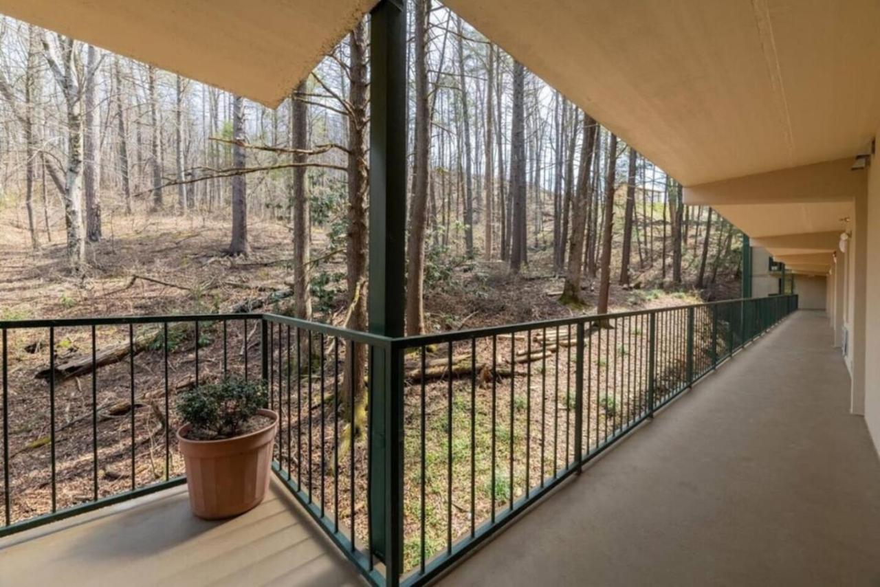 Gt307 Romantic Condo Downtown Gatlinburg & Pool エクステリア 写真